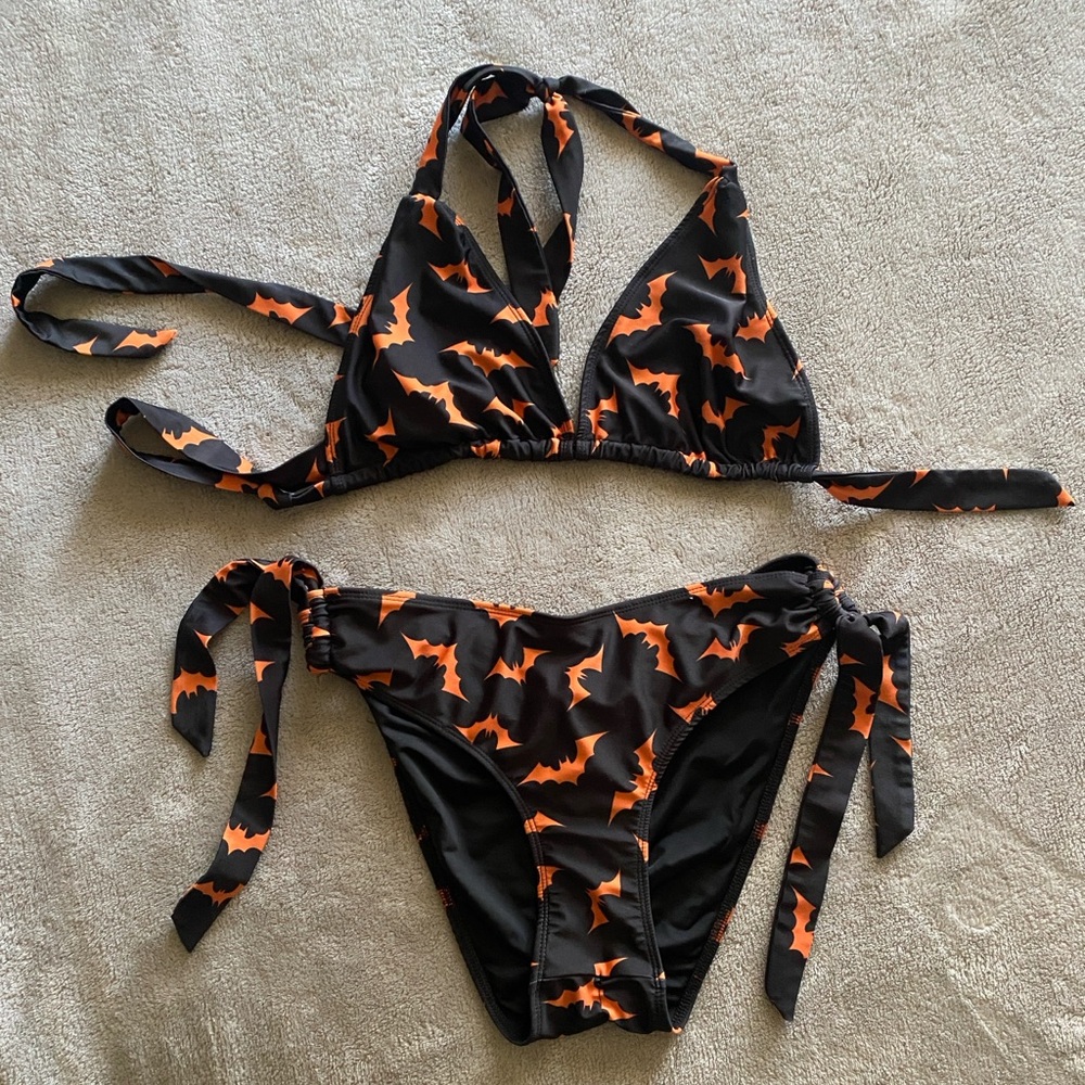 SOURPUSS BAT STRING BIKINI